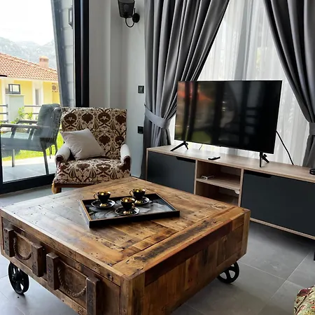 Black Pearl Private Detached With Pool & Seaview تورونشْ