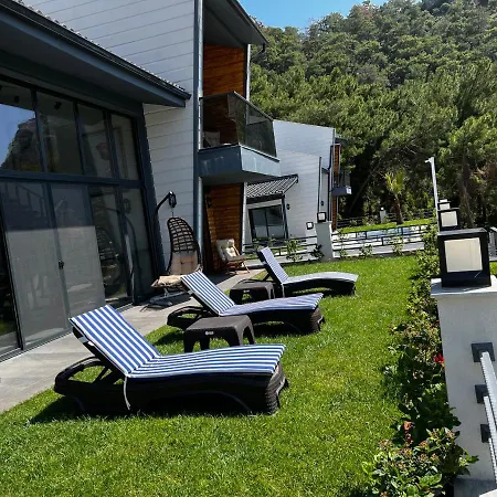 Black Pearl Private Detached With Pool & Seaview